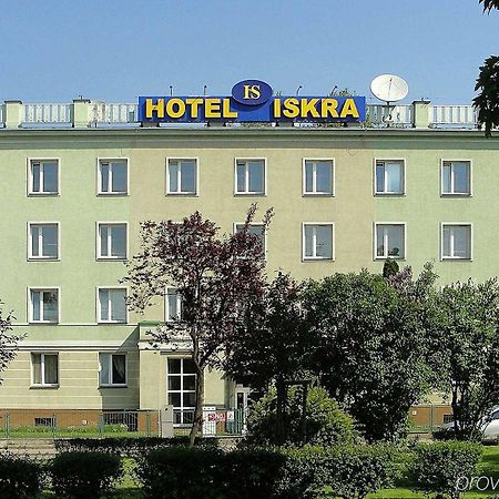 Iskra Hotell Radom Exteriör bild