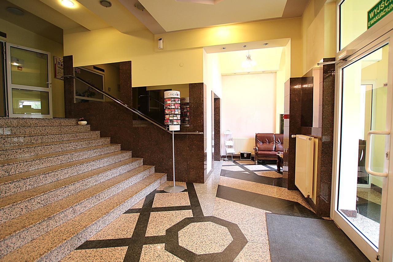 Iskra Hotell Radom Rum bild
